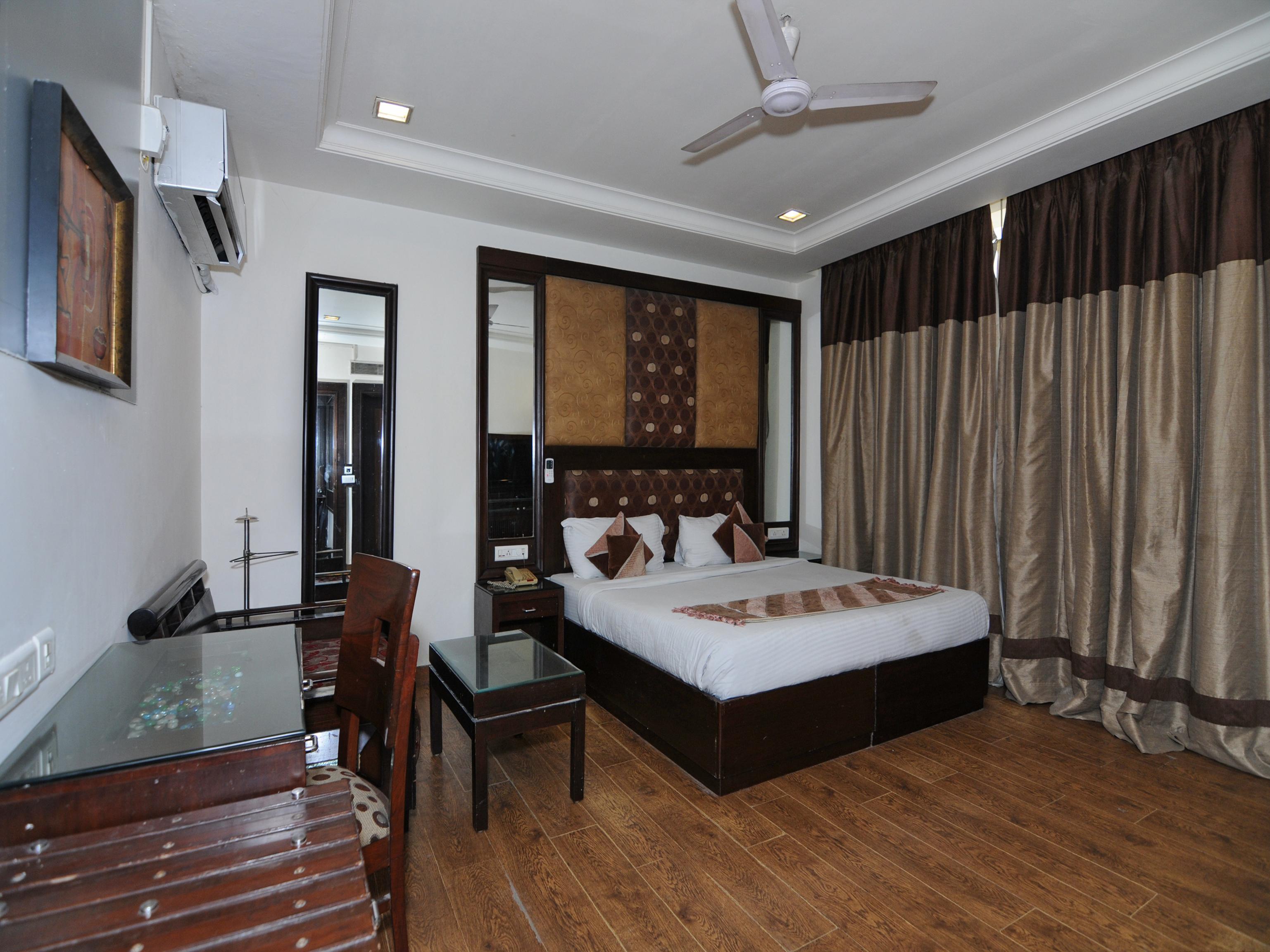 Oyo 6845 The Grand Hotel Neu-Delhi Exterior foto