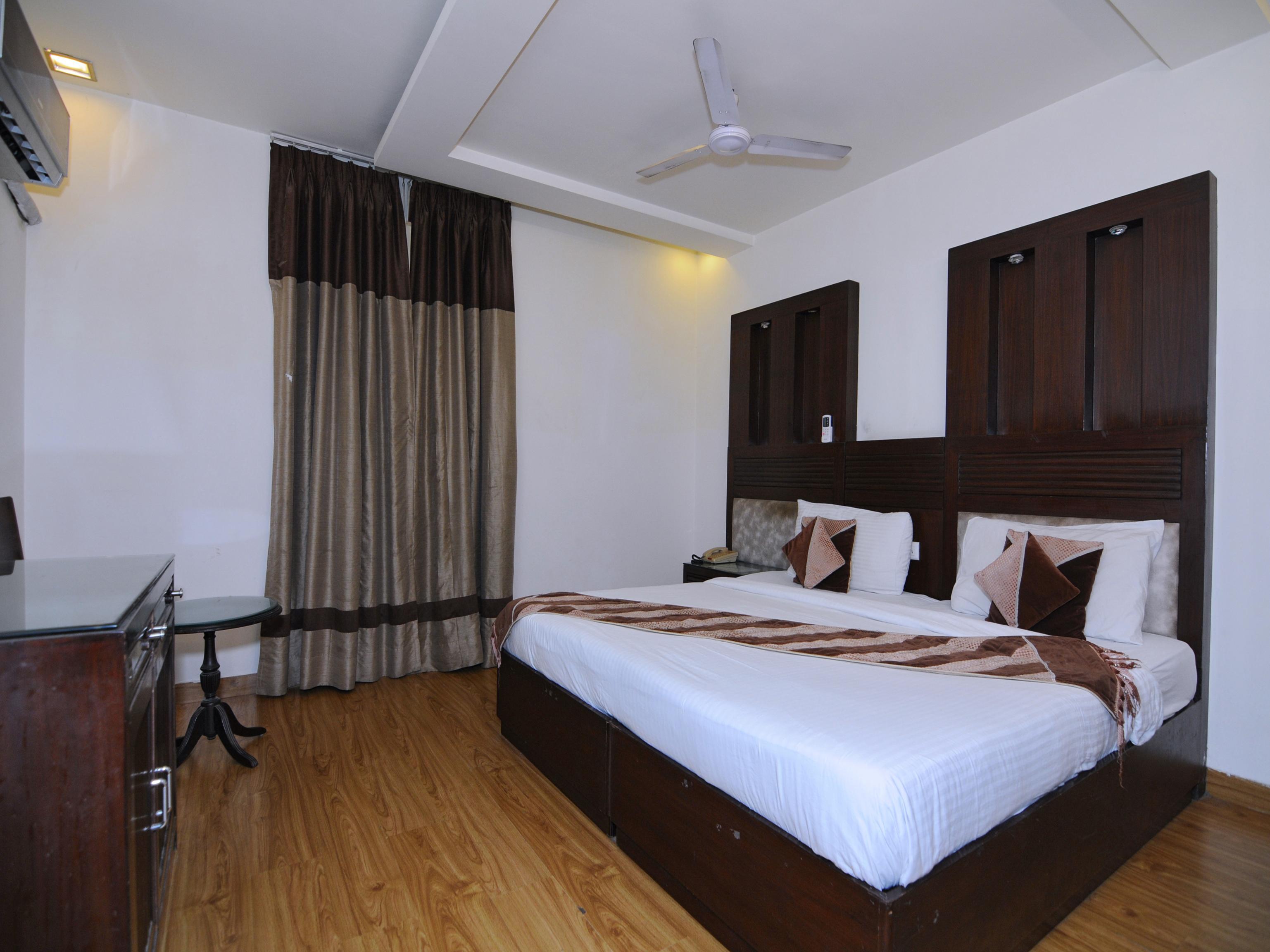 Oyo 6845 The Grand Hotel Neu-Delhi Exterior foto