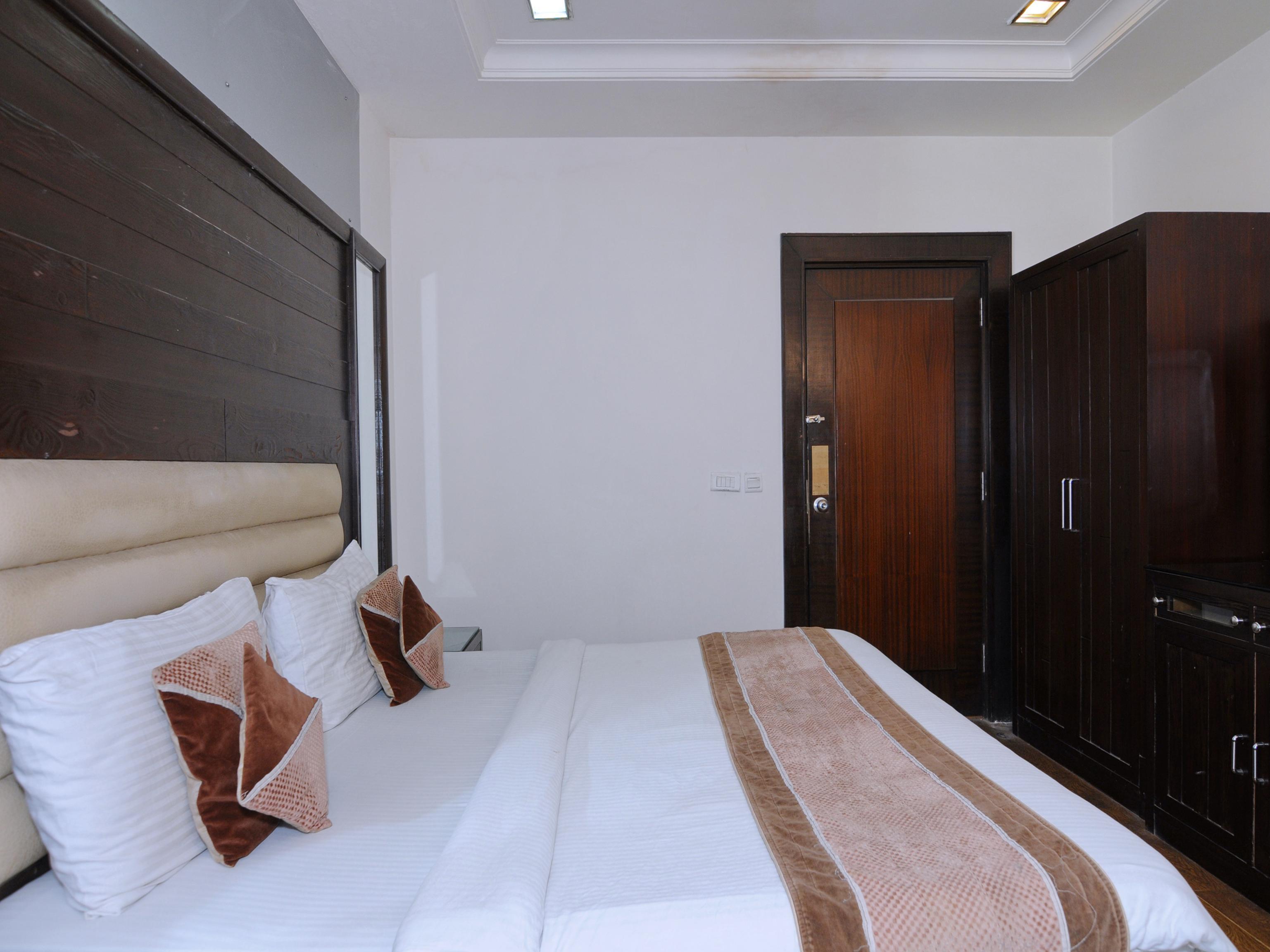 Oyo 6845 The Grand Hotel Neu-Delhi Exterior foto