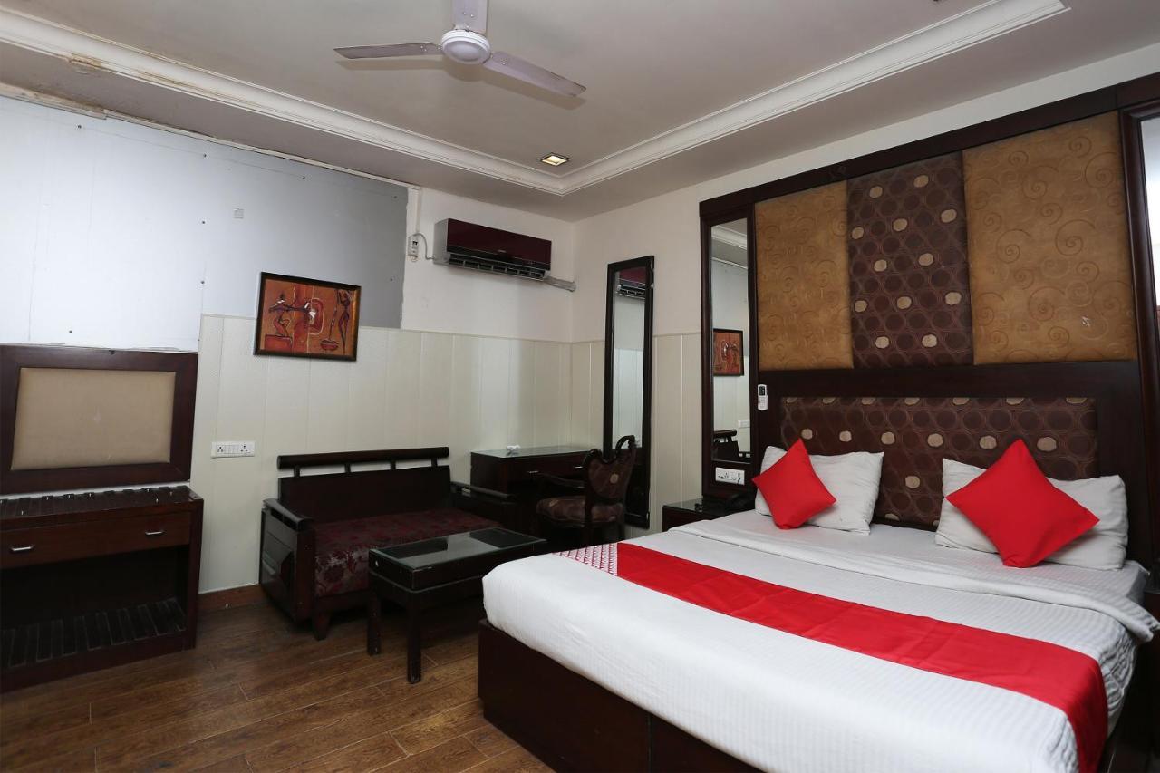 Oyo 6845 The Grand Hotel Neu-Delhi Exterior foto
