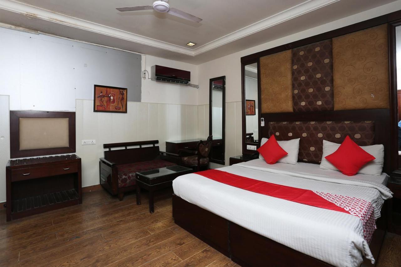 Oyo 6845 The Grand Hotel Neu-Delhi Exterior foto